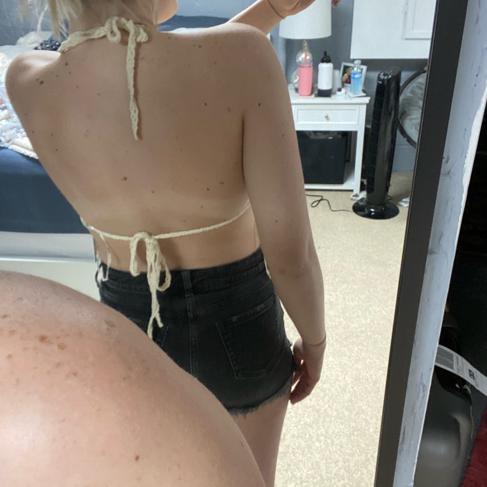 Tillys crop top - Picture 2 of 3